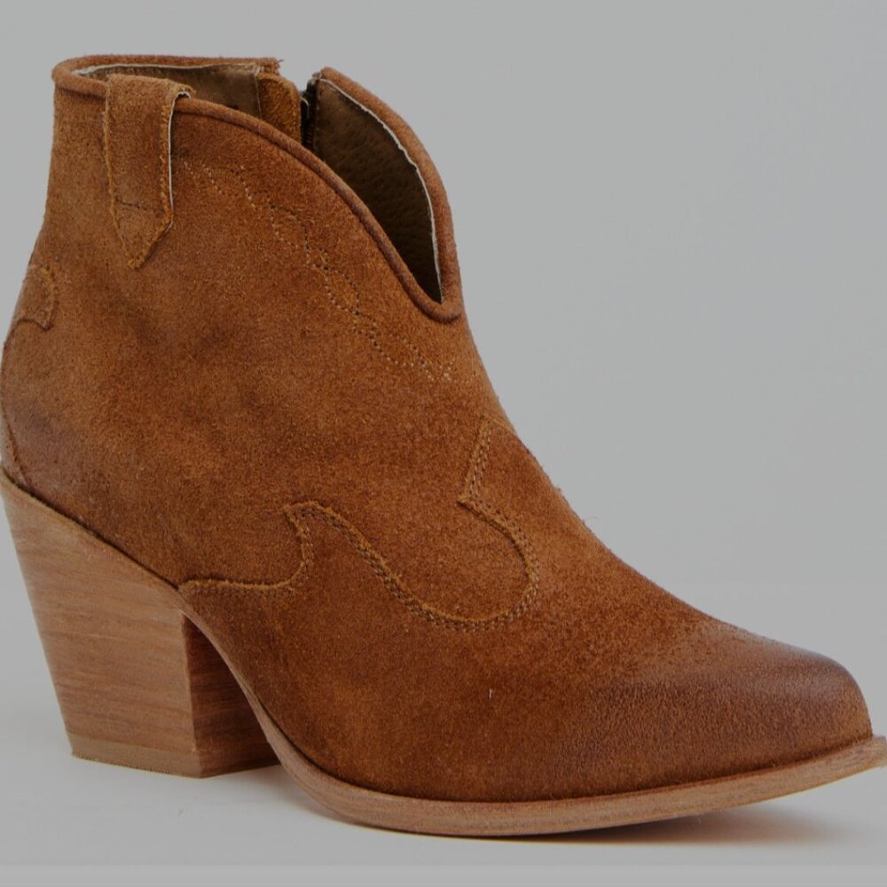 Western boots - Picture 1 of 2